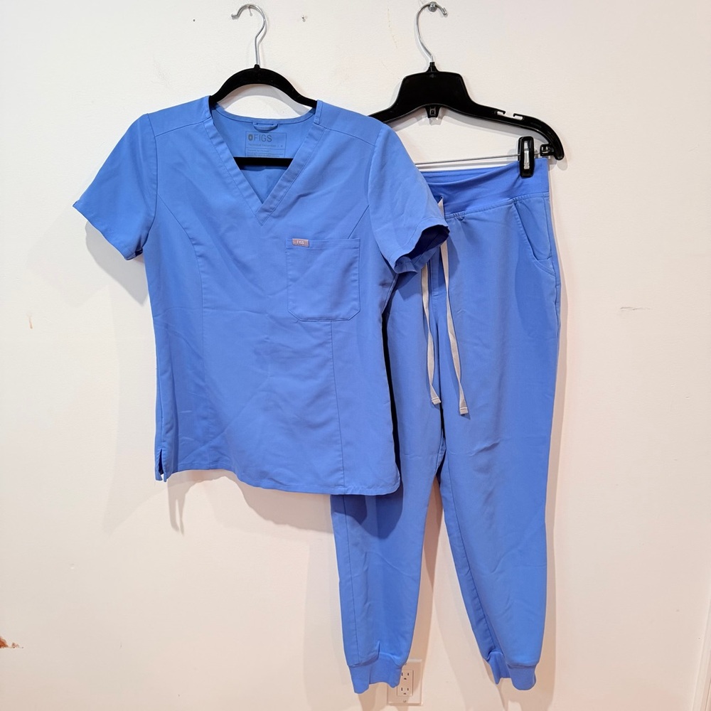 Figs Technical Collection Light Blue V-Neck Medical Scrub Set S/M